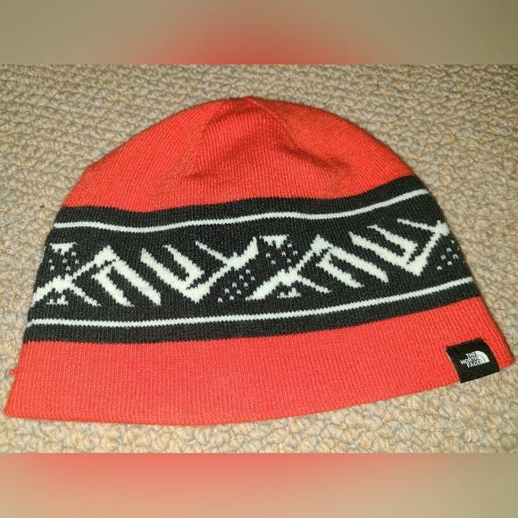 Tuque and jacket all in one - Picture 2 of 4